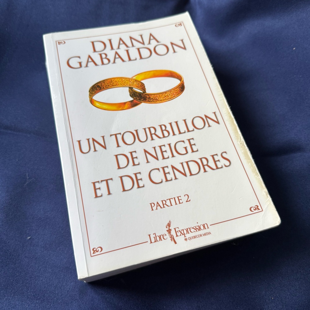 Diana Gabaldon Book - Un Tourbillon de Neige et de Cendres